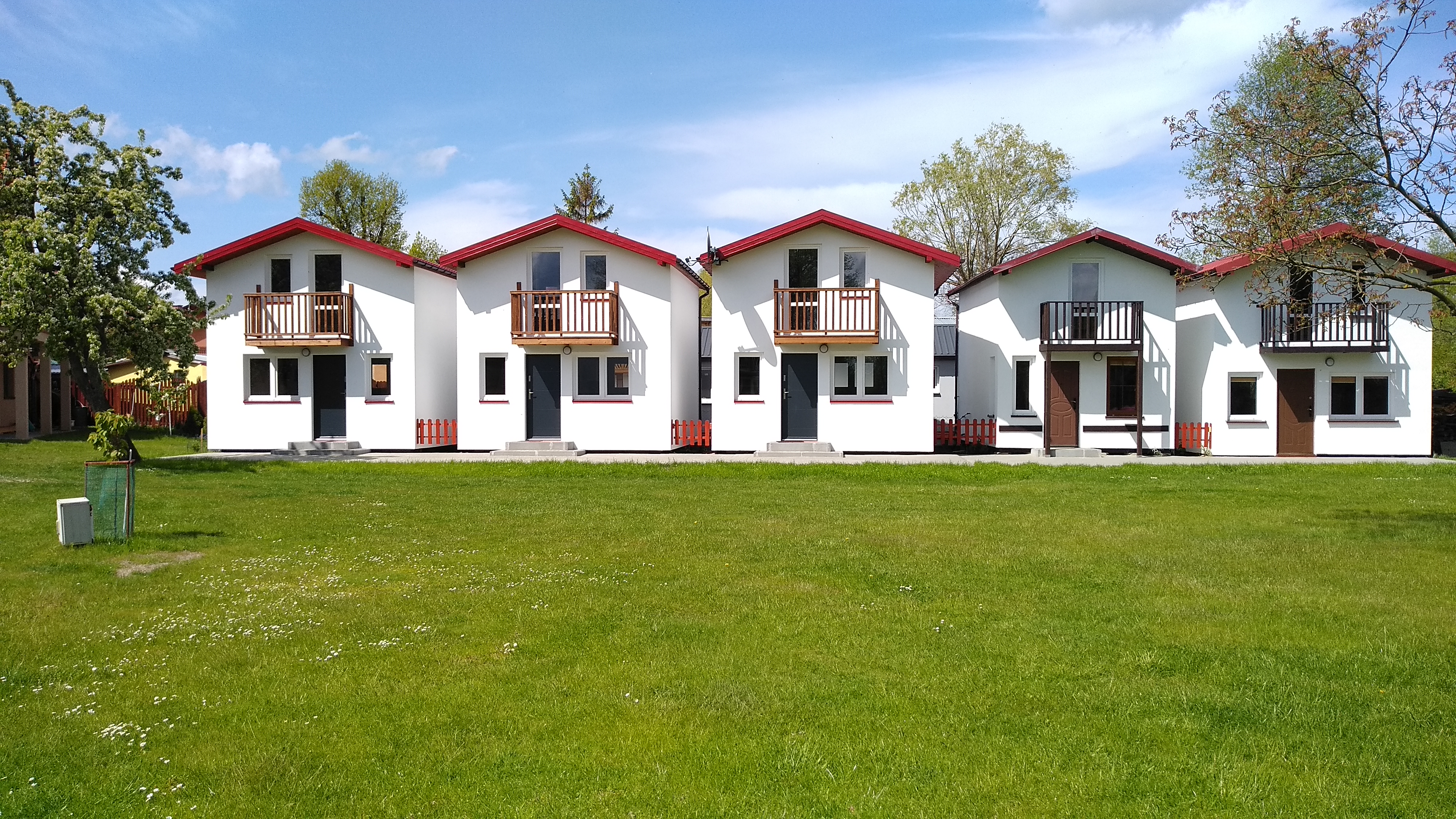 Domki letniskowe Jurkowo w Rowach – widok od frontu