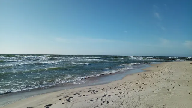 Plaża bałtycka w Rowach – 5 minut spacerem od domków Jurkowo