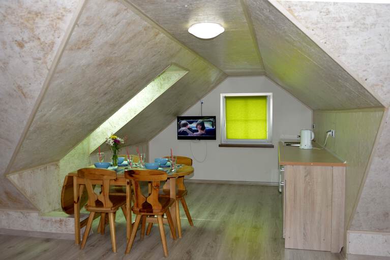 Studio na poddaszu – nocleg dla rodziny w Rowach, Jurkowo